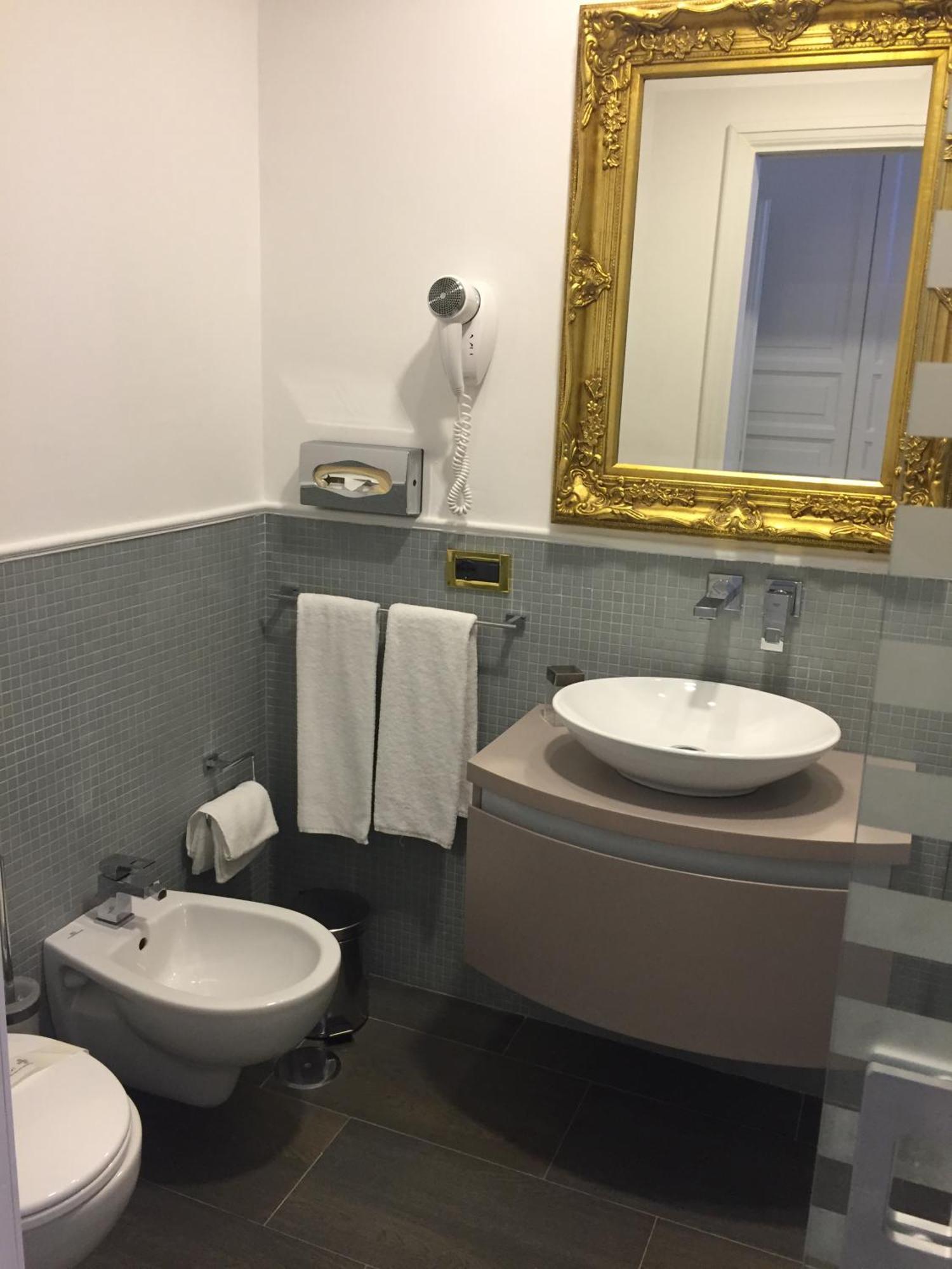 Deluxe Suite Spa Bath,1446496840:JPEG