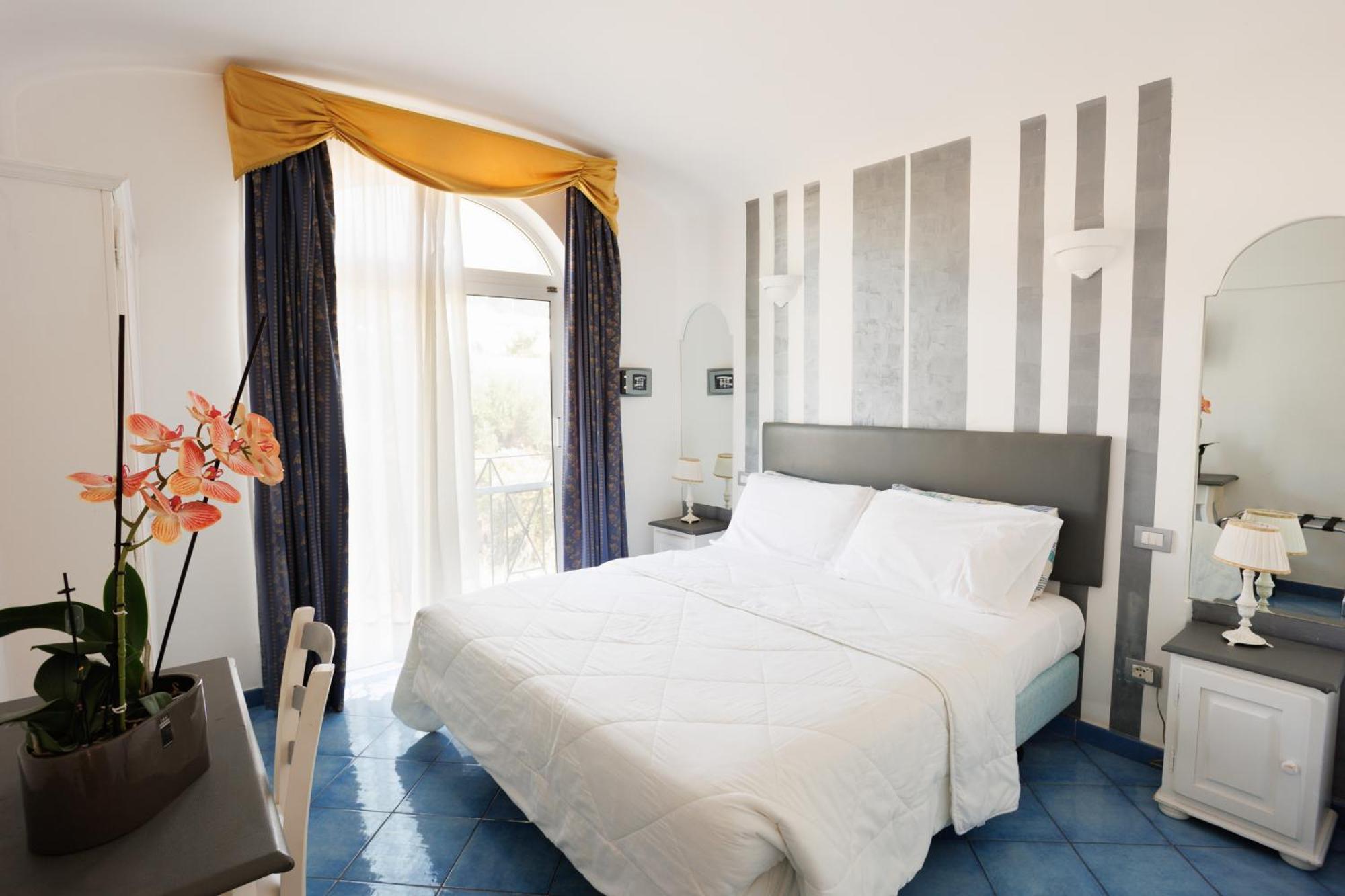 Comfort Triple Room Sea View